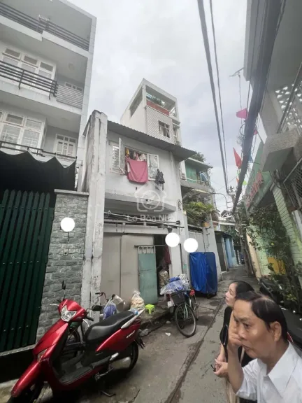 Nhà Lê Văn Sỹ, Quận 3 – giá quanh 6.2 tỷ, hẻm ô tô - ảnh 1