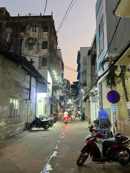 Nhà Cách Mạng Tháng 8, Quận 3 – giá quanh 3.9 tỷ, nhà sẵn ở - ảnh 1