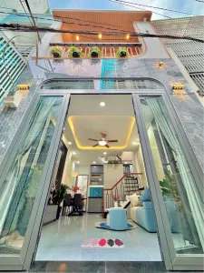 Nhà Chu Văn An, Bình Thạnh – nhỉnh 5 tỷ, có phòng ngủ trệt cho ba mẹ