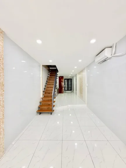 Nhà Huỳnh Văn Bánh, Phú Nhuận – giá hơn 8 tỷ một chút, hẻm xe tải thông kinh doanh tốt - ảnh 1
