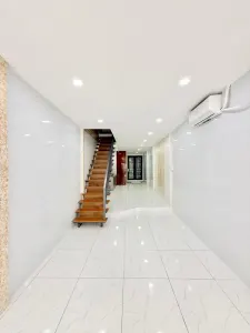 Nhà Huỳnh Văn Bánh, Phú Nhuận – giá hơn 8 tỷ một chút, hẻm xe tải thông kinh doanh tốt