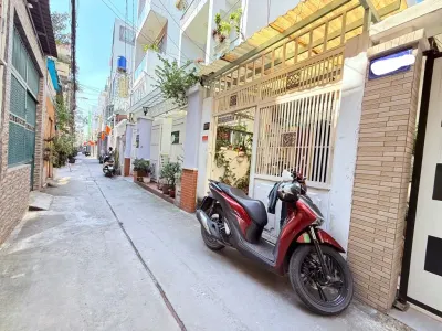 Cách Mạng Tháng 8, Quận 3 – giá quanh 8.3 tỷ, ngay chợ Hoà Hưng