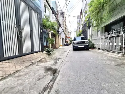 Nhà Lê Văn Sỹ, Quận 3 – giá hơn 8 tỷ một chút, hẻm xe hơi đỗ cửa